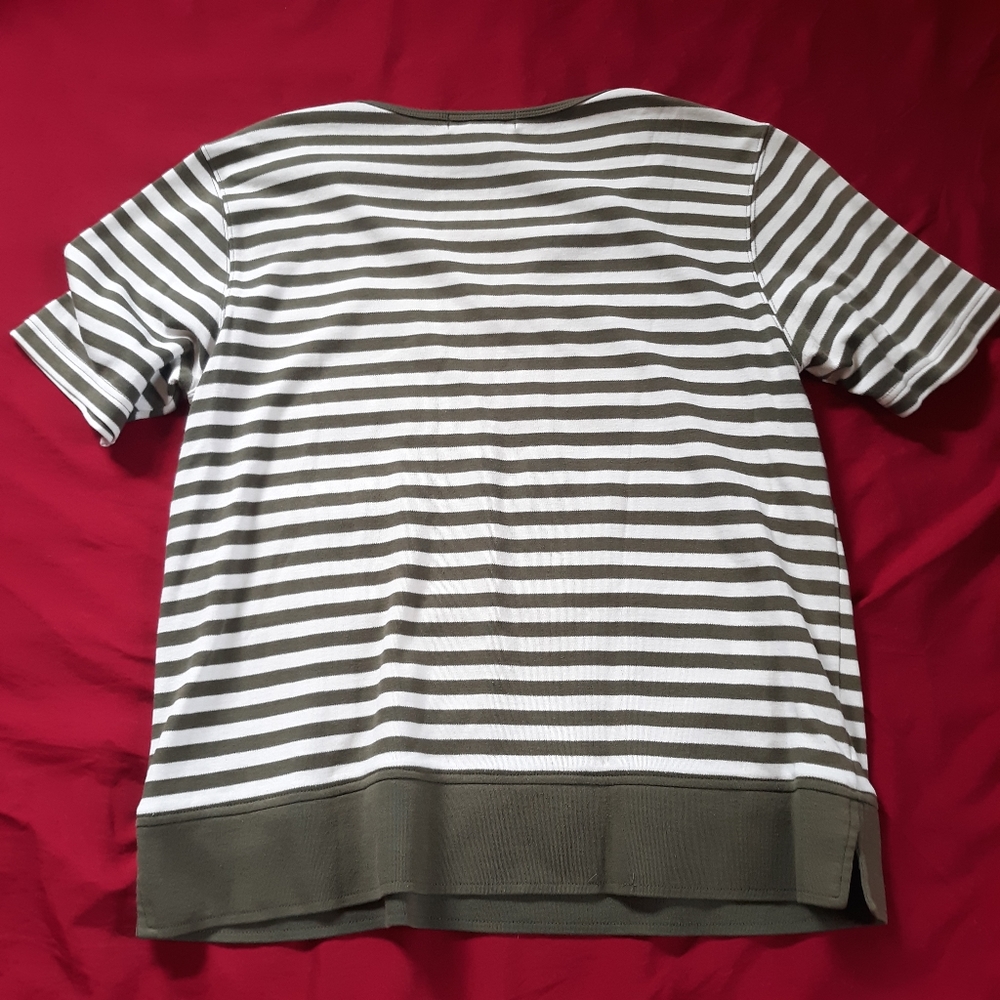 Dress Barn Short Sleeved Top - Picture 2 of 3